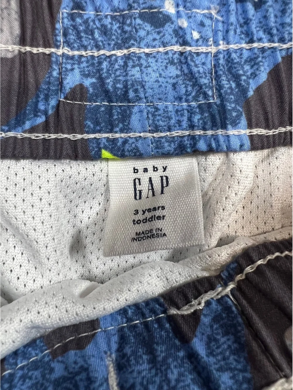Gap Kids Dinosaur Print Swim Shorts and Swim Shirt Boys Size 3T